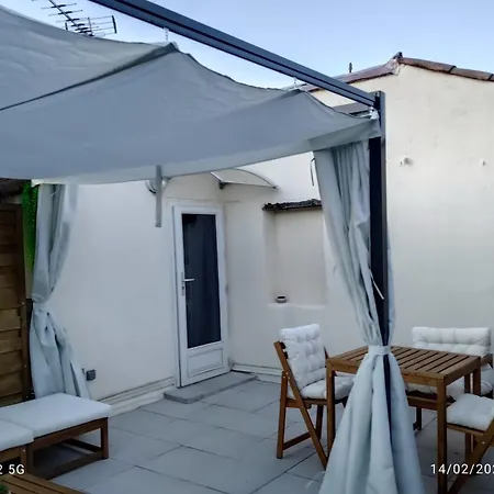 Un Nid Sur Les Toits Avec Terrasse *