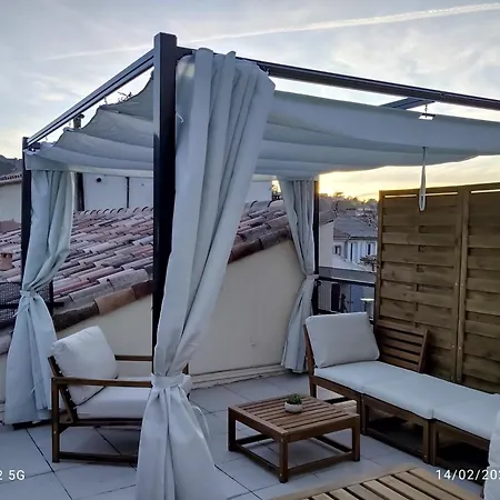 Un Nid Sur Les Toits Avec Terrasse Apt