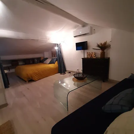 Apartment Un Nid Sur Les Toits Avec Terrasse Apt