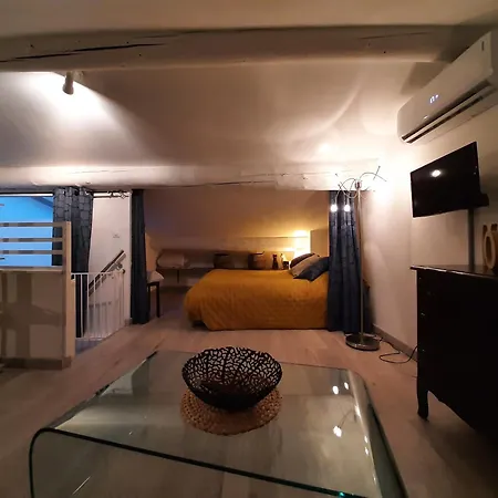 Apartment Un Nid Sur Les Toits Avec Terrasse Apt