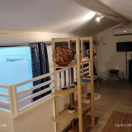 Un Nid Sur Les Toits Avec Terrasse Apartment Apt